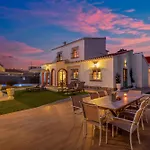 Mida Villa *