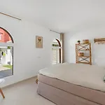 Vila Mida *